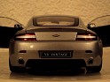 1:18 Auto Art Aston Martin Vantage V8 2005 Titanium Silver. Subida por indexqwest